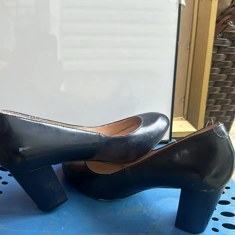 Lands End heels size 7